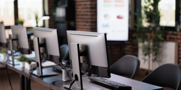 Proyectos de ICT Oficinas / Locales Comerciales en Zaragoza · Diseño e implementación de redes cableadas e inalámbricas